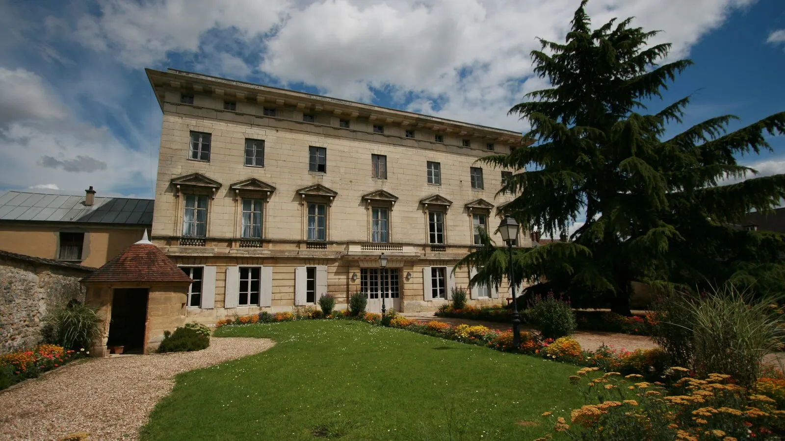 Magny-en-Vexin, Val-d'Oise (95) — Bourg-centre du Vexin français
