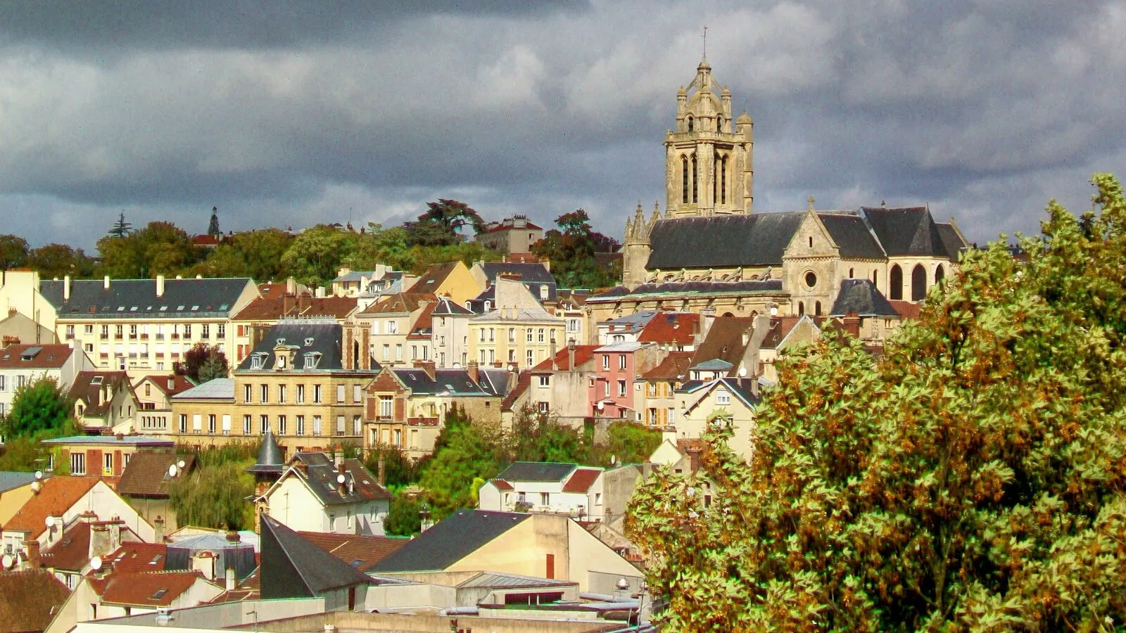 Pontoise, Val-d'Oise (95) — Ville d'art et d'histoire, préfecture du Val-d'Oise