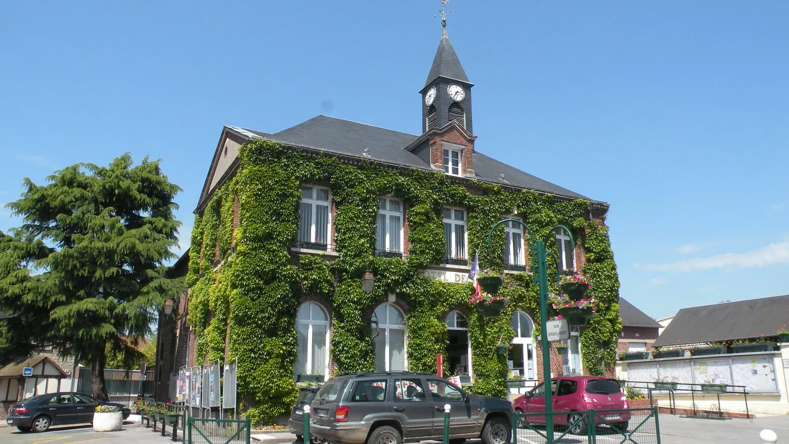 Sérifontaine, Oise (60) — Bourg de la vallée de l'Epte, à la limite de l'Oise et de l'Eure